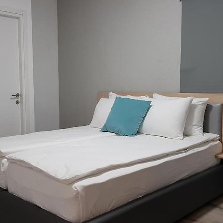 Airport Guest House Or Yehuda 외부 사진